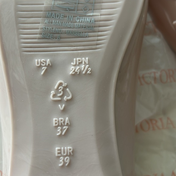 New Victoria Adams Flats - Picture 4 of 10